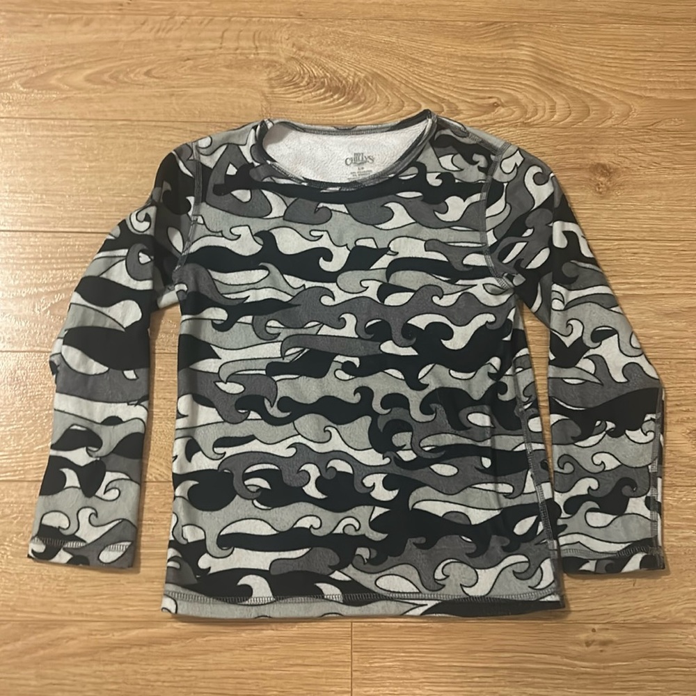 Hot Chillys undershirt - small